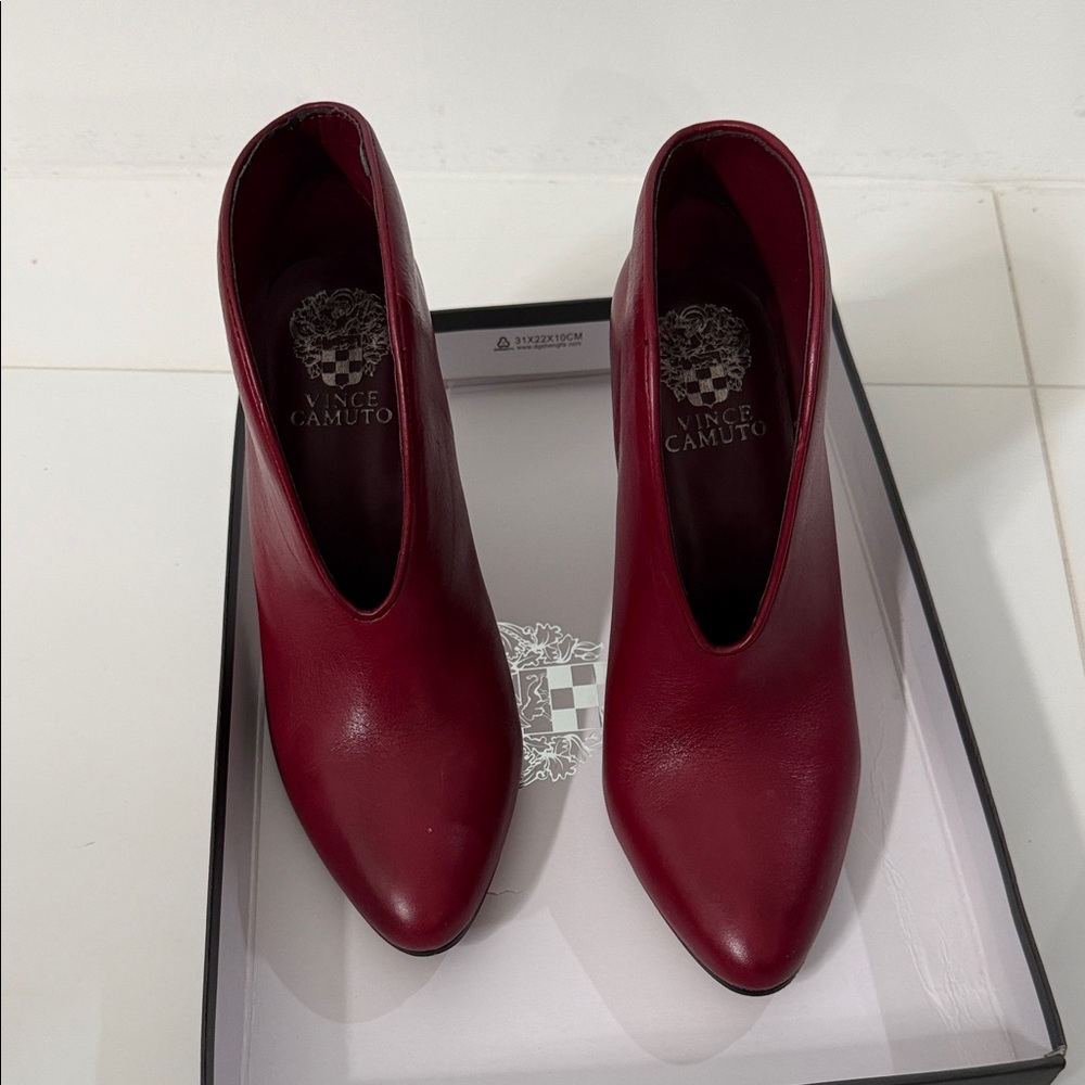 Vince Camuto Burgundy Pointed-Toe Leather Pumps